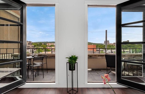 Fayetteville Apartment | The East View - Overlooks Downtown - Steps to Dickson