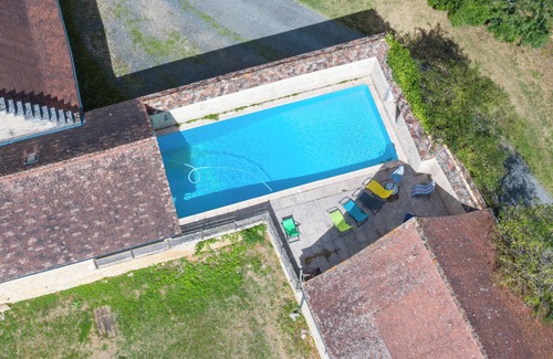 Mayac House | The East Wing – Historic Elegance and Modern Comfort at Château de Mayac with Shared Pool