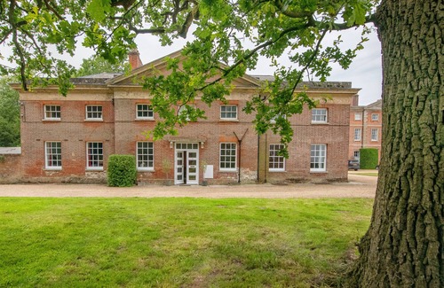 Wymondham Apartment | The East Wing - Three Bedroom Apartment, Sleeps 6