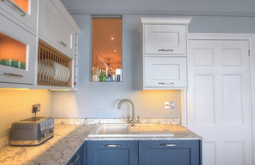 Seaton Cottage | THE EASTLEIGH, family friendly, with a garden in Seaton, Devon
