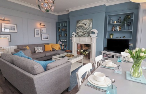 Seaton Cottage | THE EASTLEIGH, family friendly, with a garden in Seaton, Devon