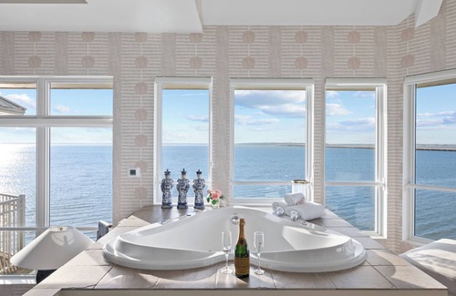 Midtown Ocean City Hotel | The Edge at Fager's Island