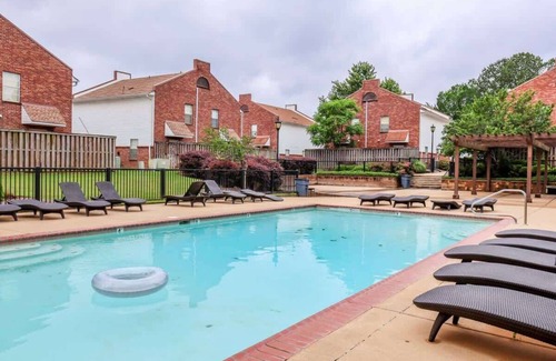 Oxford House | The Edinburgh, Best Rate for SC GameDay!