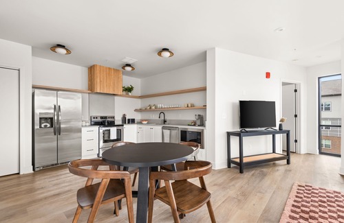 Historic Edgefield Apartment | The Eighteen by Mint House