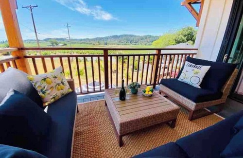 Healdsburg House | ❤The Elegant: A Chic Healdsburg Winery Cottage! Hot Tub, Views! !❤