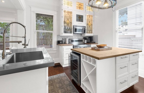 Tampa Heights House | The Elizabeth House historic 1903 restored beauty 3 blocks from Armature Works