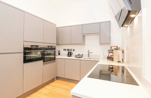 Newland Near Ulverston Cottage | THE ELIZABETH SUITE STONE CROSS MANSION, family friendly in Ulverston