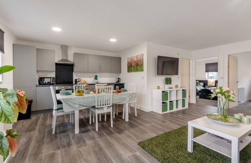 Bicton House | The Elms - Newlands Farm