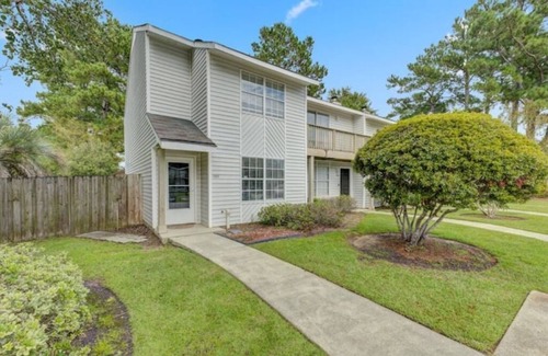 North Charleston Apartment | The Ember- 2 story townhome minutes to the airport and downtown
