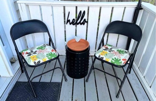 Ferry Village Apartment | The Empty Nest