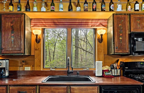 Lake Lure Cabin | The Enchanted -Fire Pit, Private, Lovely Log Home!