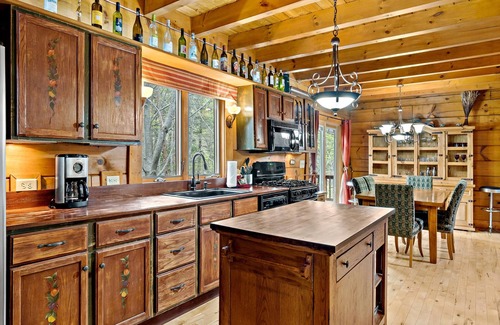 Lake Lure Cabin | The Enchanted -Fire Pit, Private, Lovely Log Home!