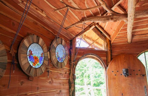Paige Cottage | The Enchanting Hobbit's Nest Treehouse- A Magical Escape in the Lost Pines Shire