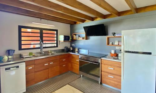 St Gilles-les-Bains Villa | The Endless Summer Caze