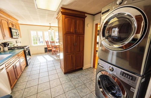 Saratoga Springs House | The Entire Lincoln Property