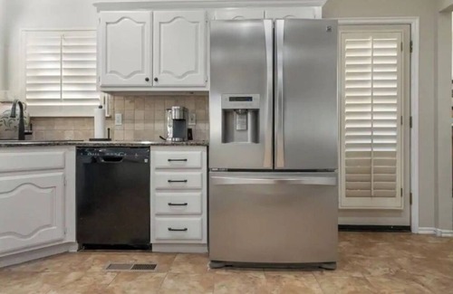South Tulsa House | The Erie Home: Warm and Spacious in South Tulsa