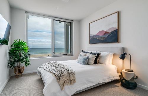 Moana Apartment | The Esplanade - Luxuriously Styled New 3 Bed Apt