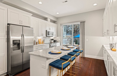 Whitman House | The Executive South Philadelphia/4BR/3Bath/King-Bed/Roof-Deck/Luxury