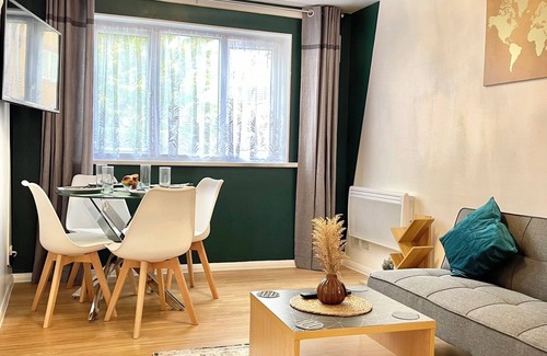 Goodmayes Apartment | The Express Apartment