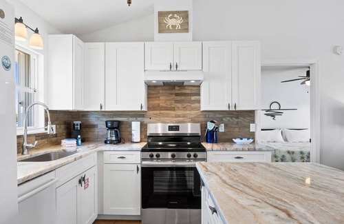 St. George Island House | The Extra Mile, One Level, 2BR, Great for couples or small families!