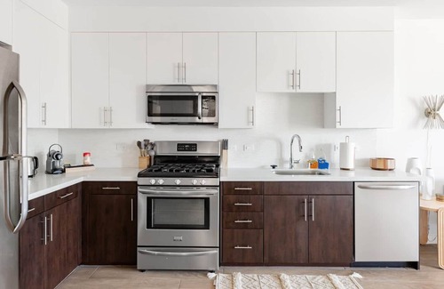 Carthay Circle Condo | The Eye One-Bedroom Suite