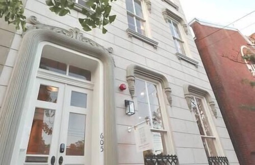 Old Town Alexandria Apartment | The Fairfax Suite at Prince Street Inn