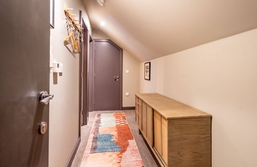 York Cottage | The Falcon - Apartment 3 - a couples retreat that sleeps 2 guests in 1 bedroom