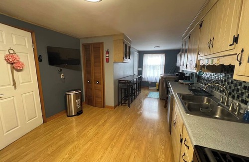 Erie House | The Family Escape Ranch (Large Listing)