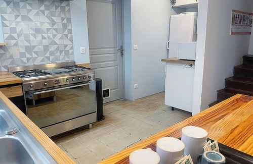 Cormicy House | The Family House, spacious with outdoor area, children's play area, wifi and parking.