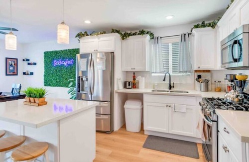 La Puente House | The Famous Puerta Roja Hidden Gem Sleeps8 LA & OC