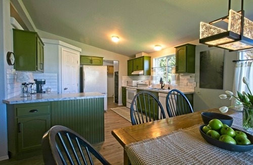 Port Angeles House | The Farm Cottage at Freshwater Bay