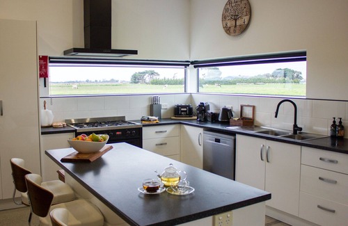 Pakenham South Bed & Breakfast | The Farm - Warm and cosy, quiet and peaceful