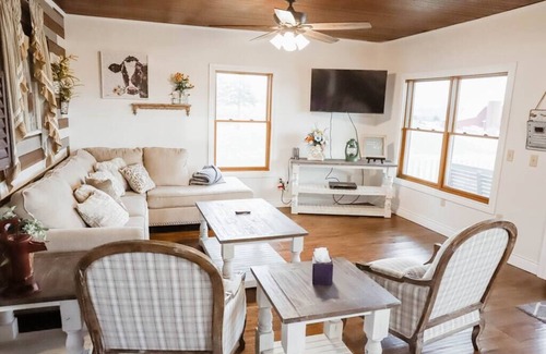 Owensville House | The Farmhouse at Red Oak Valley