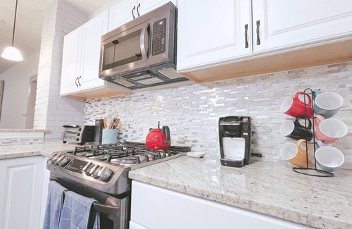 Highland Park House | 🐮 THE FARMHOUSE - FAMILY FRIENDLY DOWNTOWN COTTAGE