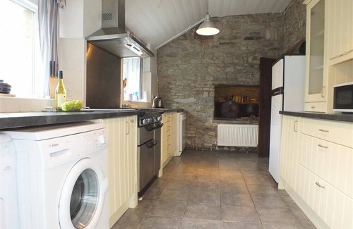 Cardigan Cottage | THE FARMHOUSE, family friendly in Newport, Pembrokeshire