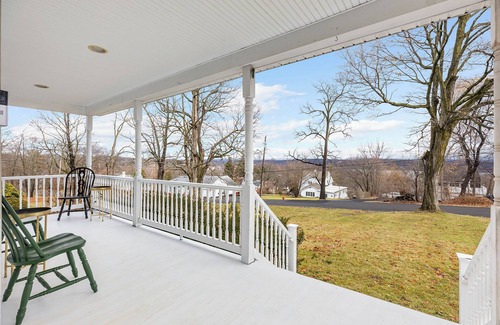 Marlboro Other | The Farmhouse on the Hill