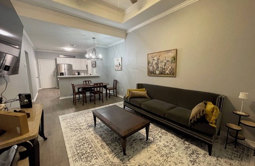Wellborn House | The Farmhouse - Spacious Townhome Minutes From Texas A&M University