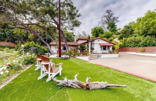 Rainbow CDP House | The Farmhouse Surrounded by Palms near Wineries