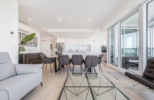 North Melbourne Apartment | The Fawn Relish in Sub Penthouse Panorama