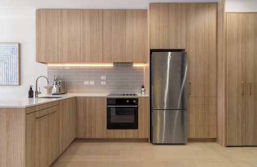 Mount Albert House | The Fern - 5* Townhouse in Mount Albert - With Parking and Office