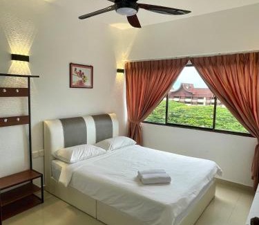 Batu Ferringhi Apartment | The Ferringhi Sea View at Sri Sayang