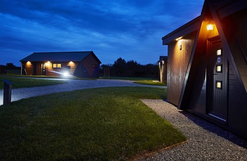 Fitling Cabin | THE FEZ, pet friendly, character holiday cottage in Burton Pidsea