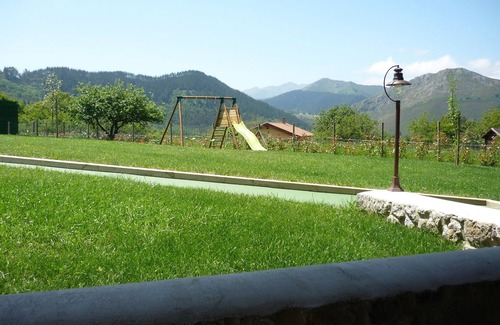 Peruyes Apartment | THE FIELD MATEO APARTMENT LA XANA