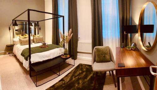 Nottingham City Centre Apartment | The Fifth Quarters, Grade II Listed Apartment, The Lace Market, NG1, City Centre, Nottingham, Sleeps 4