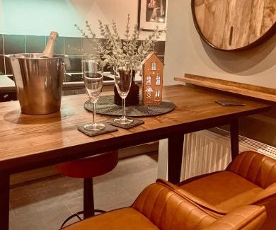 Nottingham City Centre Apartment | The Fifth Quarters, Grade II Listed Apartment, The Lace Market, NG1, City Centre, Nottingham, Sleeps 4