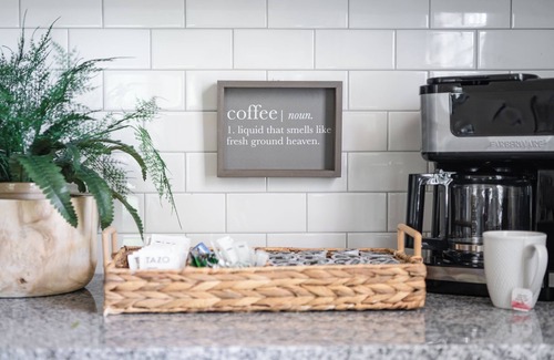 Brenham Cottage | The Fig Tree Cottage in Brenhamn20 min to Roundtopn5 min to Blinn and TownCenter