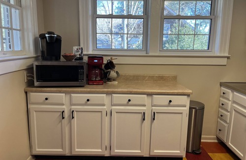 Black Mountain House | The Filling Station of Black Mountain; 3BR/1BA -Newly added daybed in sunroom!