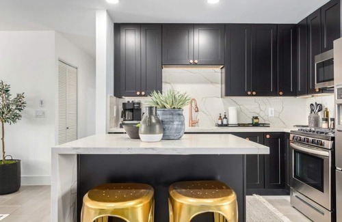 New Papago Parkway House | The Fillmore|Heated Pool | 2 Masters | Putt. Grn