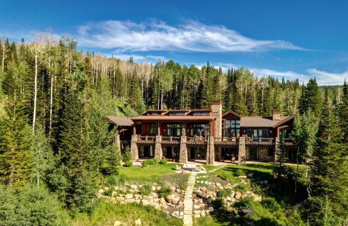 Park City House | The Finest Expression of Mountain Homes, Ski In Out, Hot Tub in The Colony