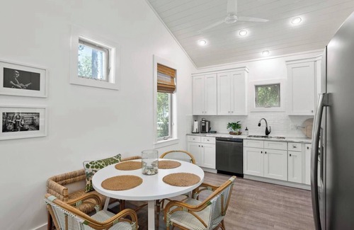 Santa Rosa Beach Apartment | The Finn Poolside 2 Bedrooms close to all of 30A